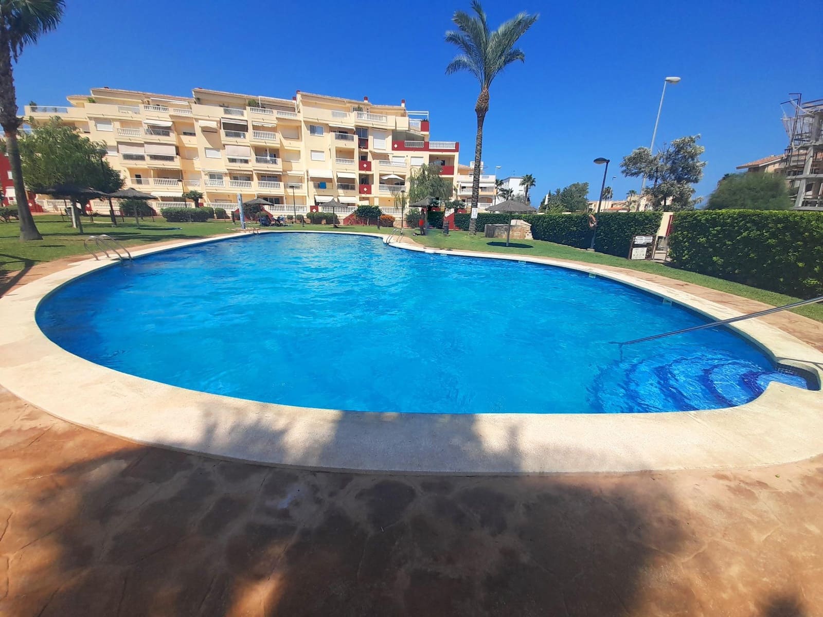 3 bedroom Apartment for rent in Denia with pool garage - € 950 (Ref: 9839458)