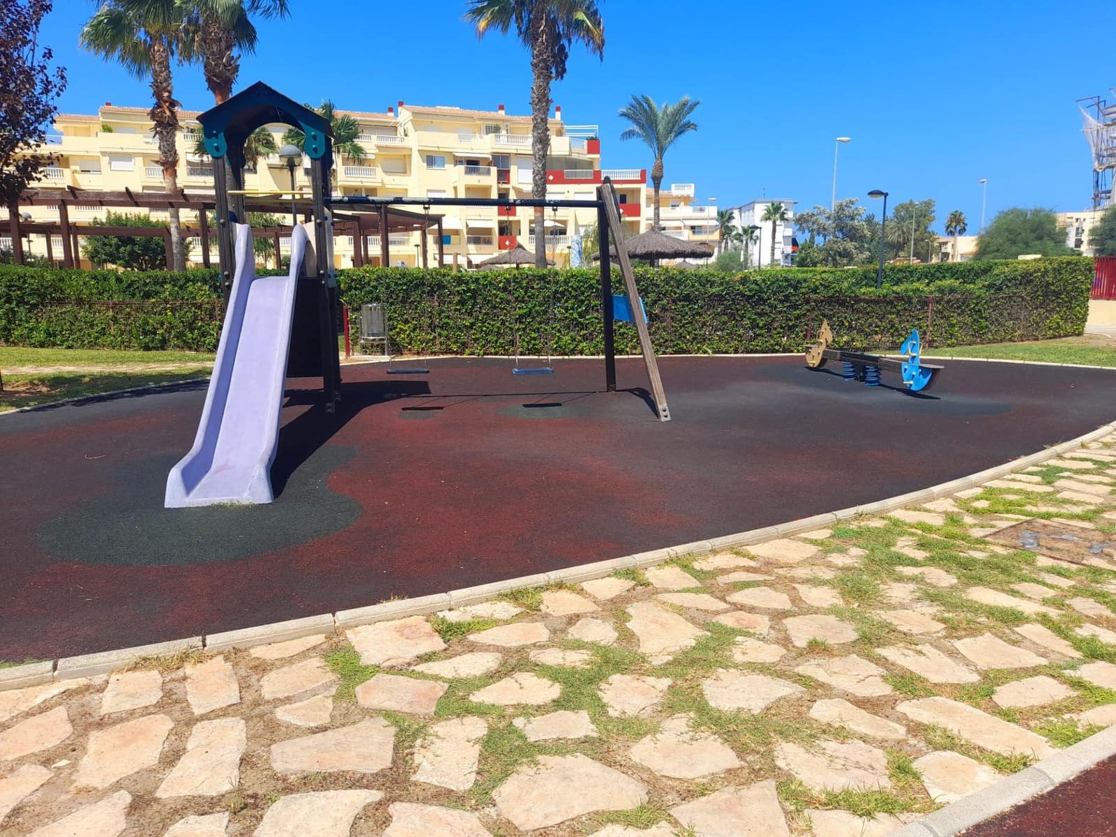 3 bedroom Apartment for rent in Denia with pool garage - € 950 (Ref: 9839458)
