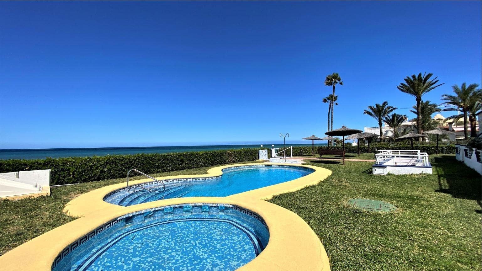 3 bedroom Penthouse for rent in Denia with pool garage - € 1,000 (Ref: 9868718)