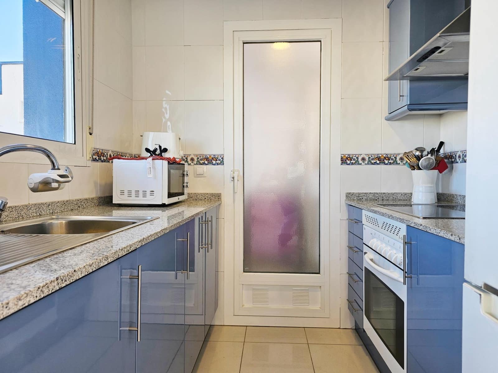 3 bedroom Penthouse for rent in Denia with pool garage - € 1,000 (Ref: 9868718)