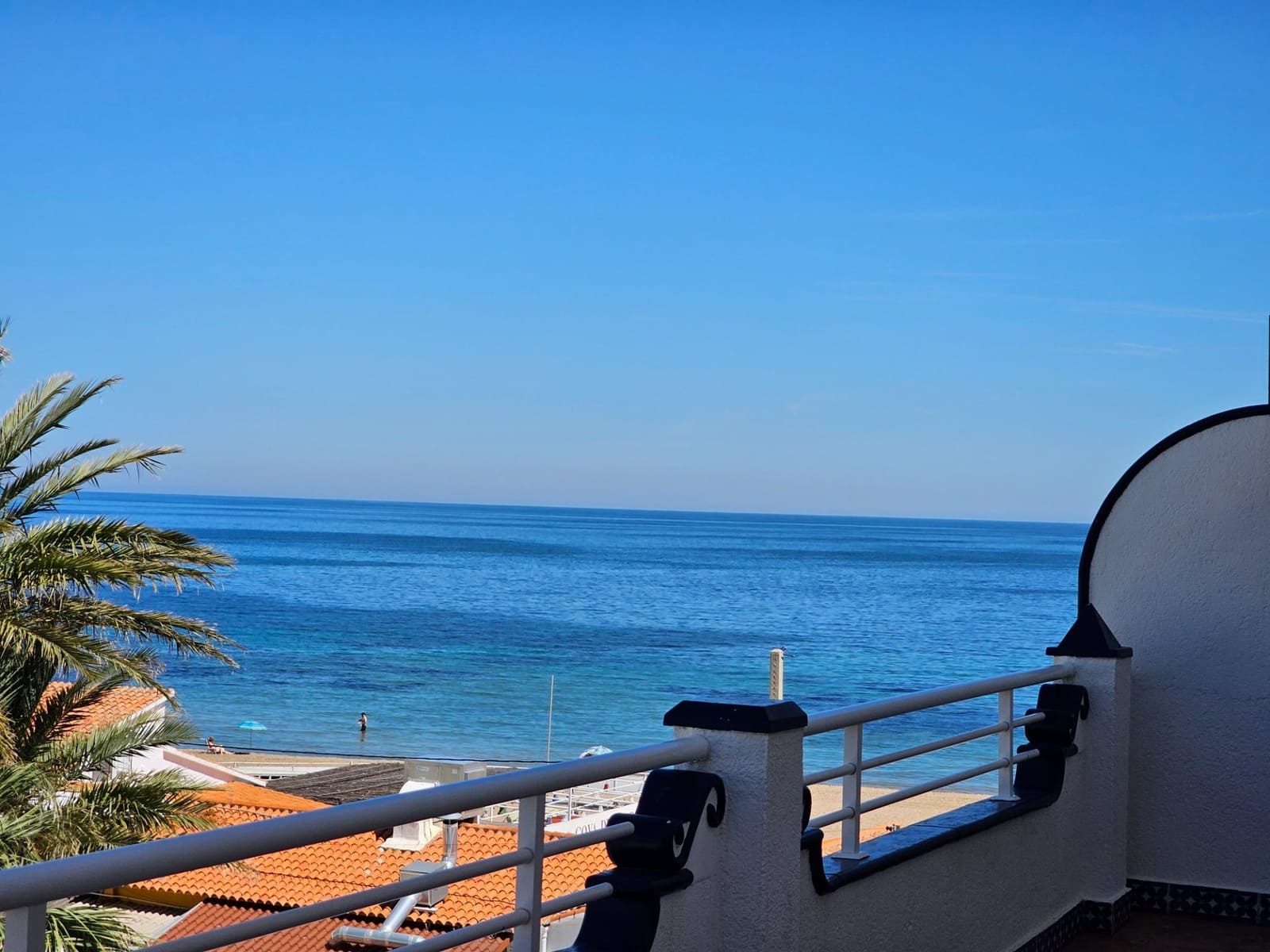 3 bedroom Penthouse for rent in Denia with pool garage - € 1,000 (Ref: 9868718)
