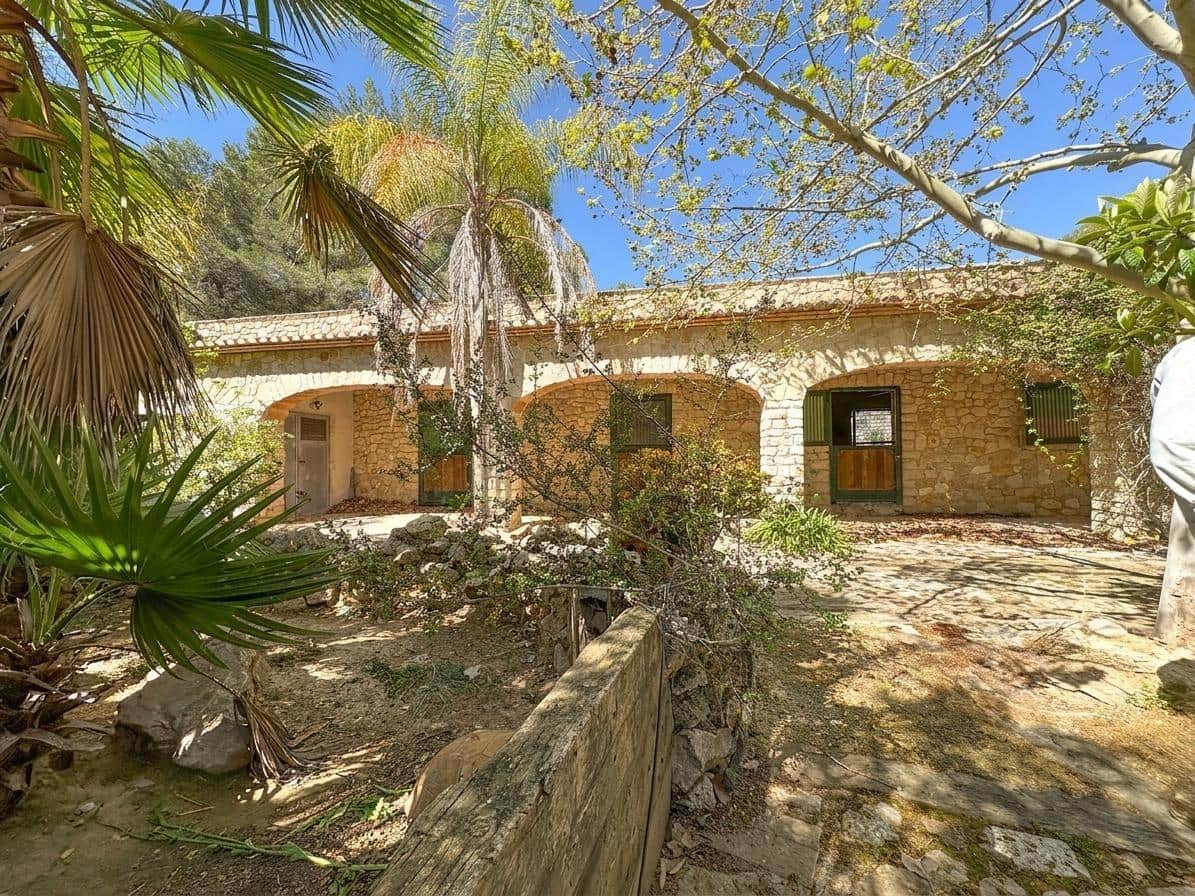 4 bedroom Finca/Country House for sale in Lliber with pool garage - € 990,000 (Ref: 9876579)