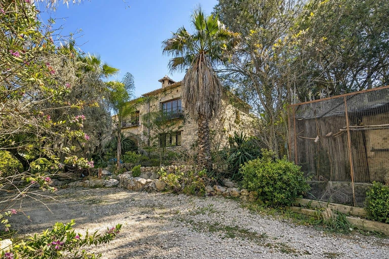 4 bedroom Finca/Country House for sale in Lliber with pool garage - € 990,000 (Ref: 9876579)