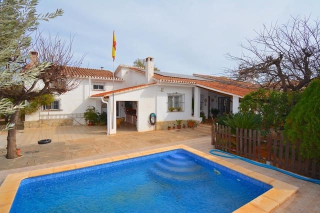 Chalet de 4 habitaciones en El Montgó, Dénia en venta con piscina garaje - 960.000 € (Ref: 9896188)