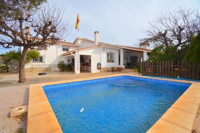Chalet de 4 habitaciones en El Montgó, Dénia en venta con piscina garaje - 960.000 € (Ref: 9896188)