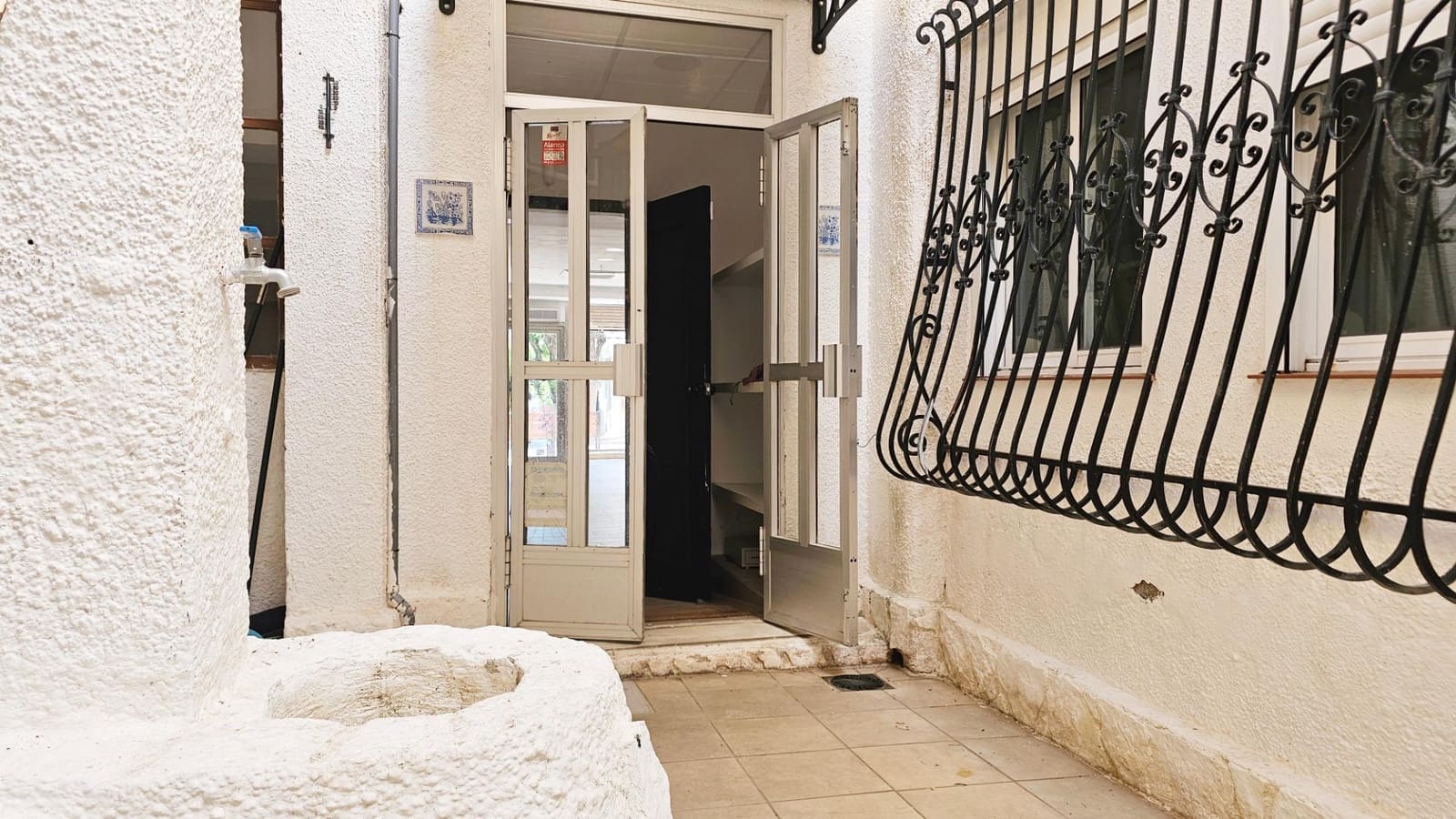 Local Comercial en Dénia en alquiler - 1.600 € (Ref: 9904142)