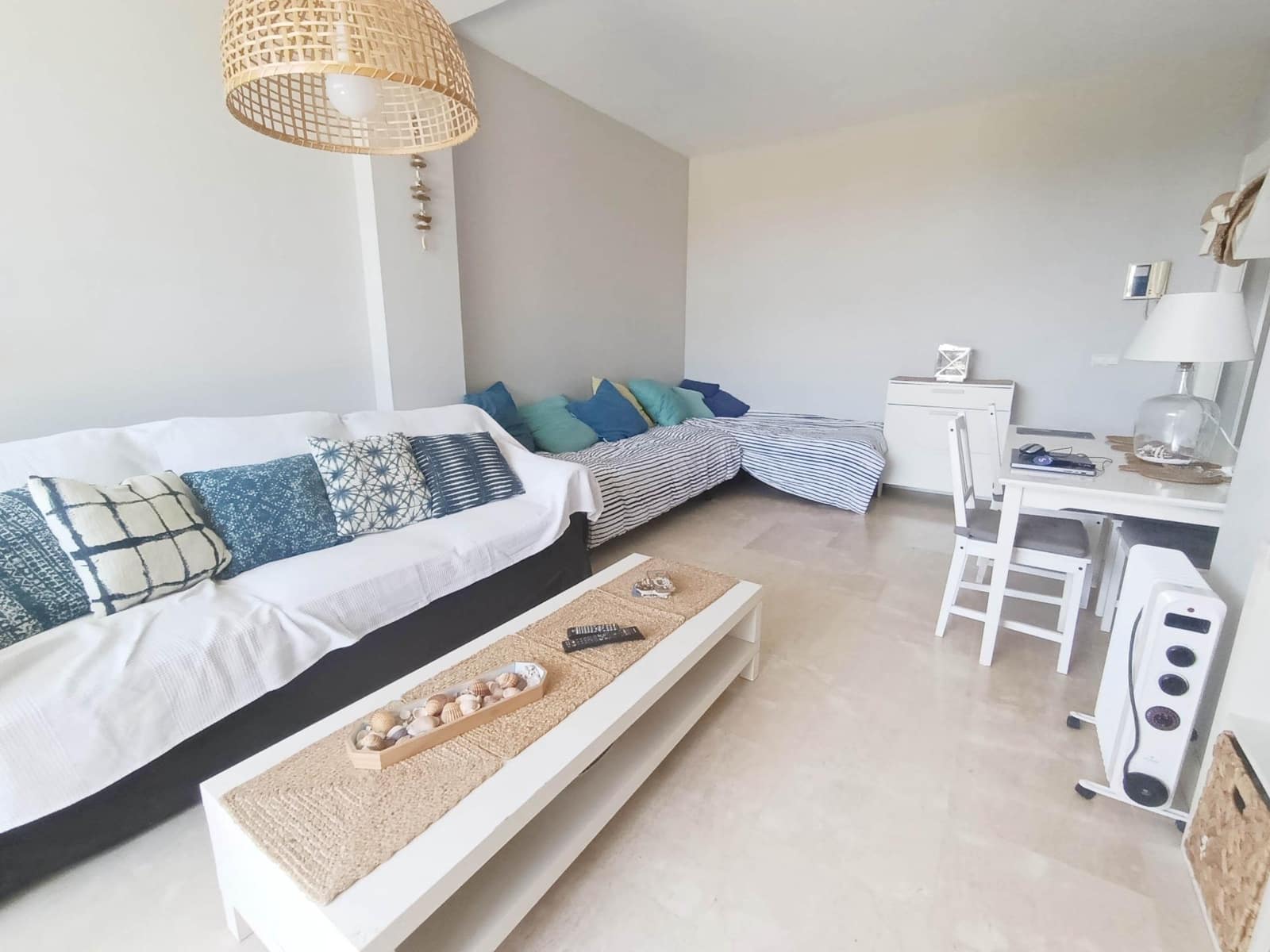 1 slaapkamer Appartement te huur in El Vergel / Verger met zwembad garage - € 700 (Ref: 9908128)