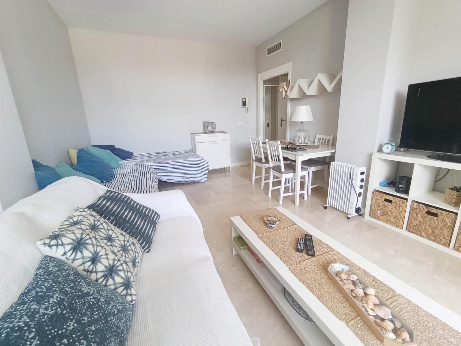 1 slaapkamer Appartement te huur in El Vergel / Verger met zwembad garage - € 700 (Ref: 9908128)