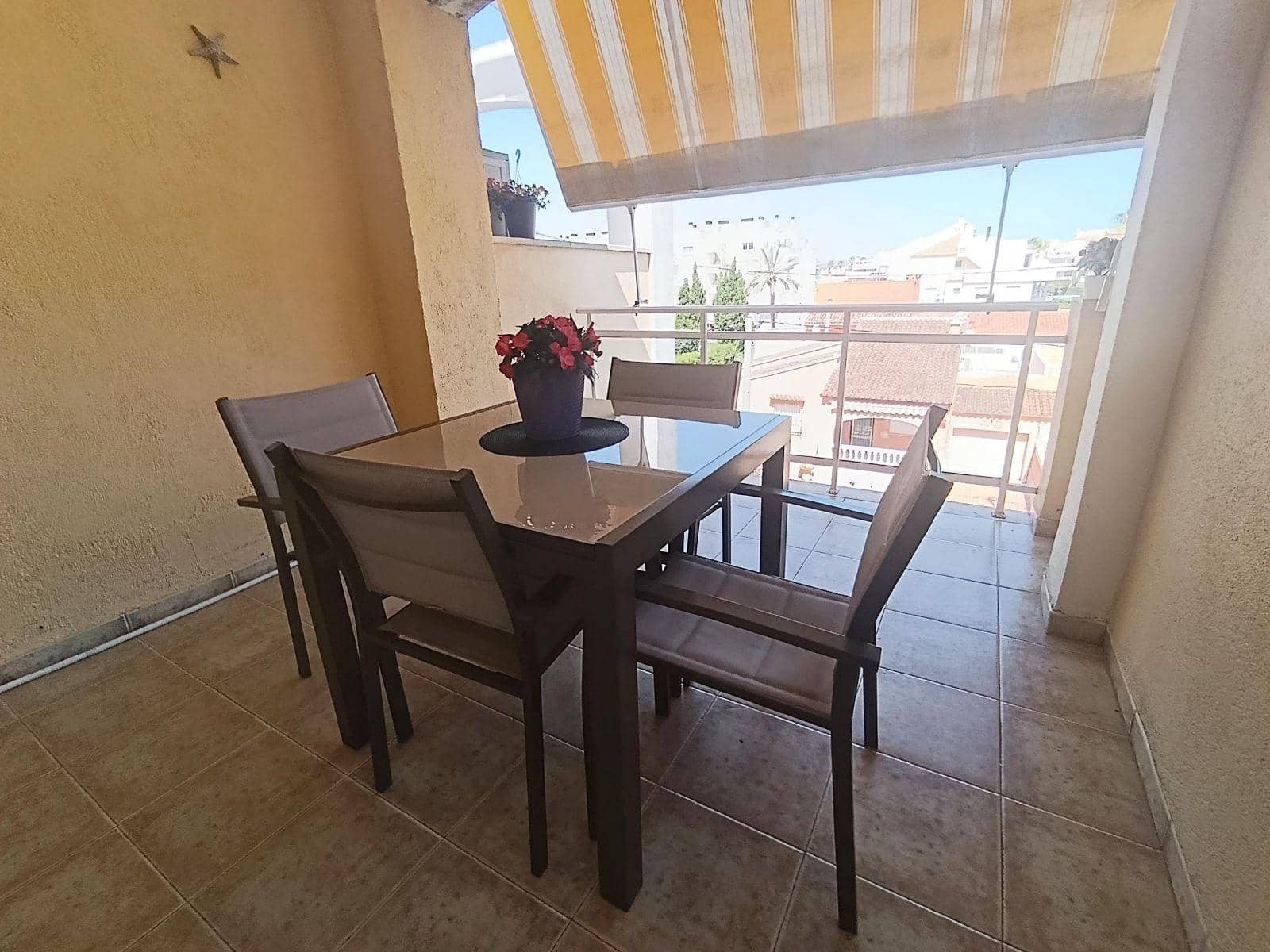 2 makuuhuone Kattohuoneisto myytävänä paikassa Denia mukana uima-altaan - 289 000 € (Ref: 9913304)