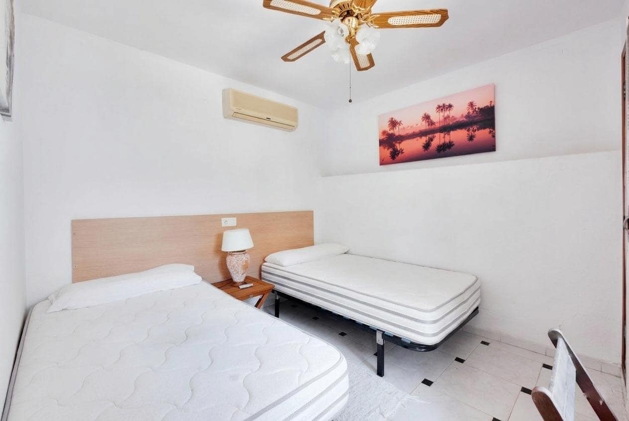 14 slaapkamer Villa te koop in Denia met garage - € 1.370.000 (Ref: 9922450)