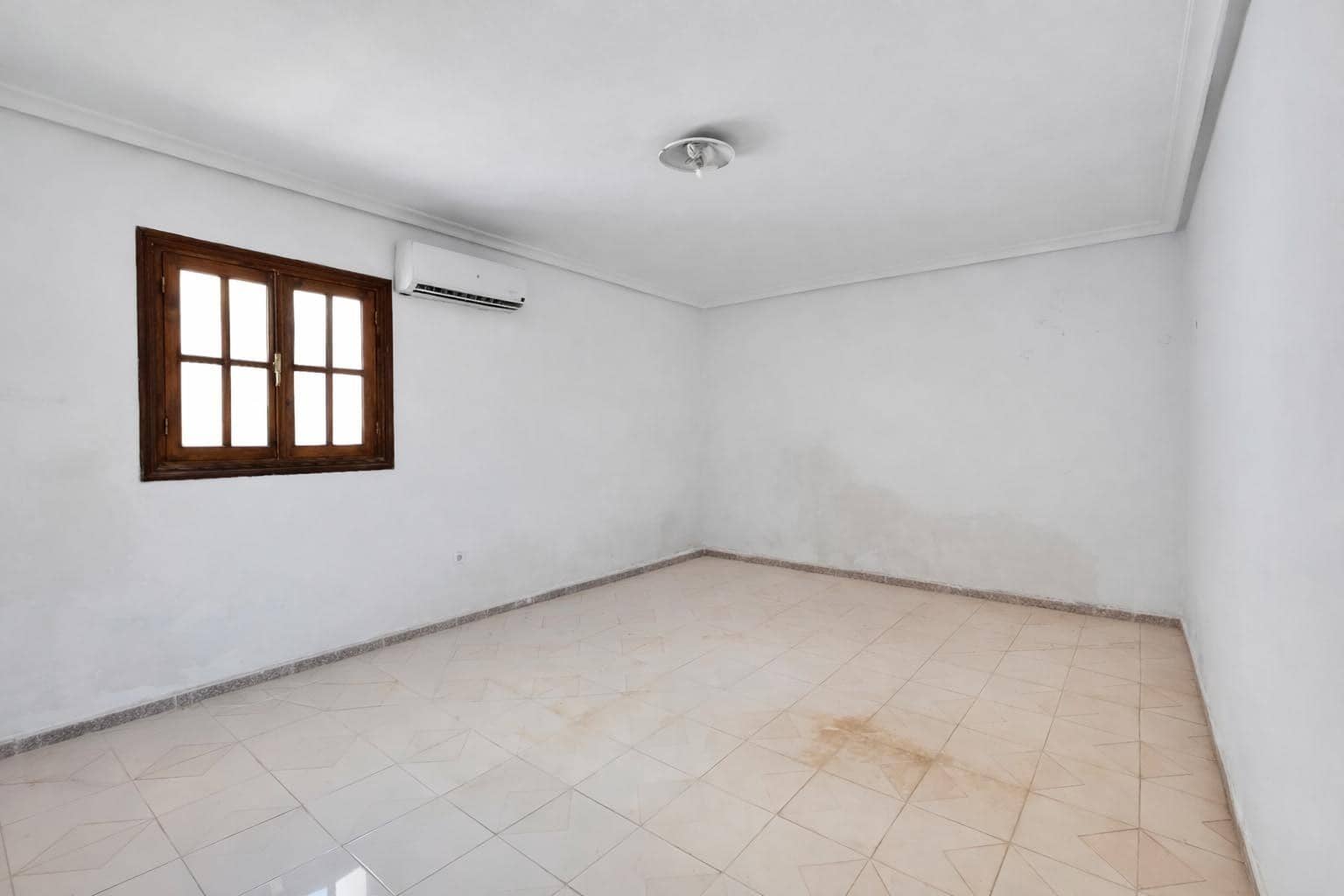 14 slaapkamer Villa te koop in Denia met garage - € 1.370.000 (Ref: 9922450)