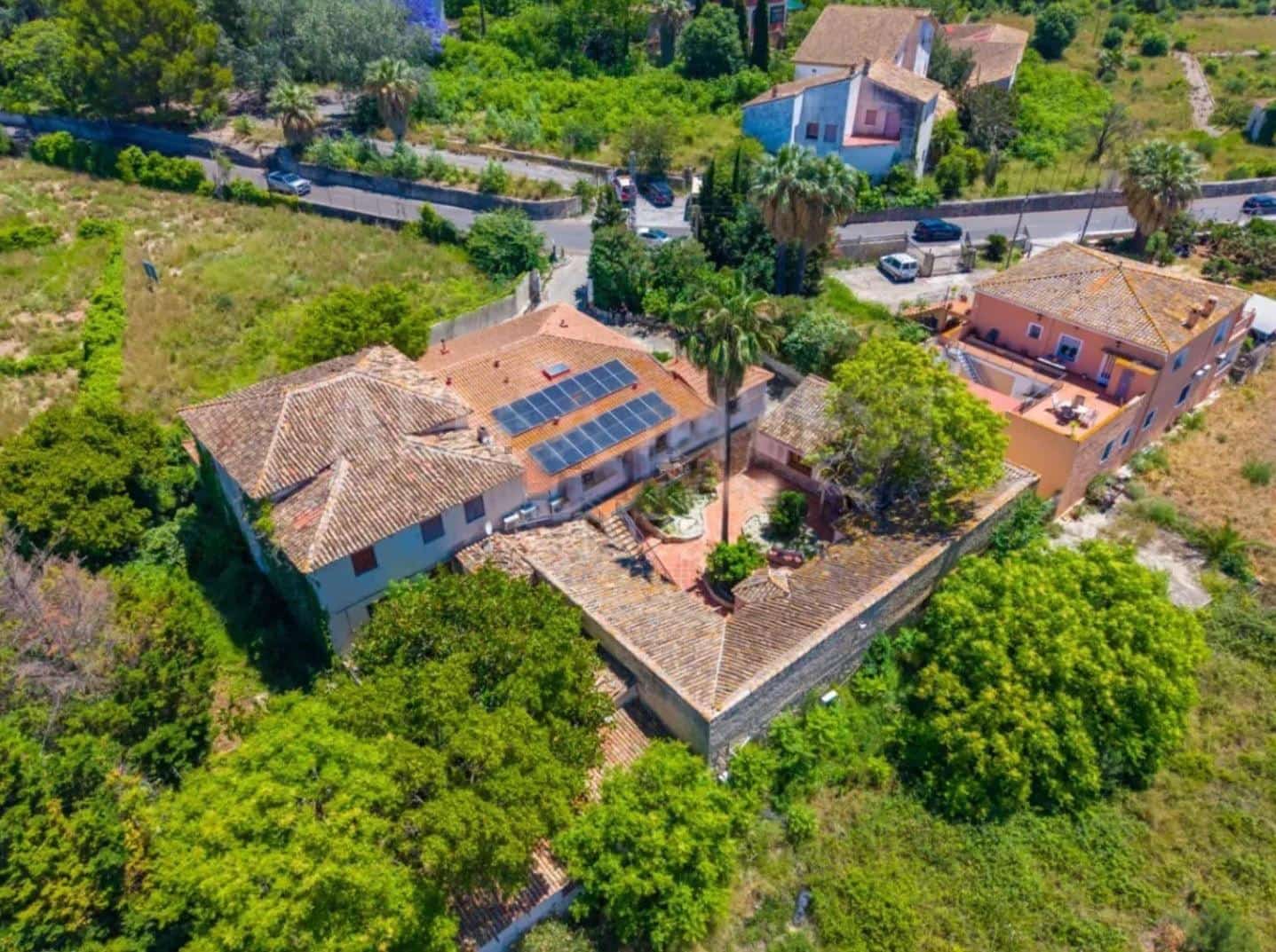 14 slaapkamer Villa te koop in Denia met garage - € 1.370.000 (Ref: 9922450)