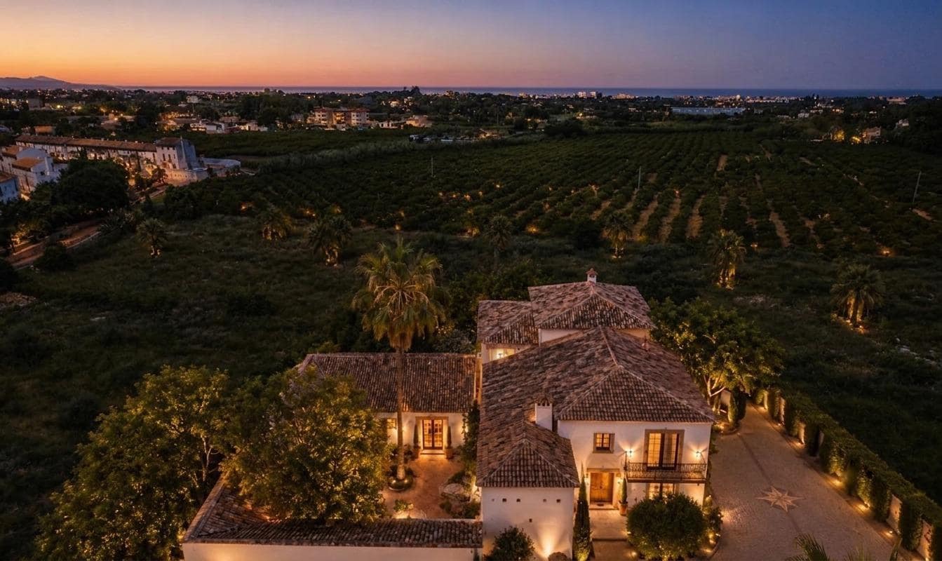 14 slaapkamer Villa te koop in Denia met garage - € 1.370.000 (Ref: 9922450)