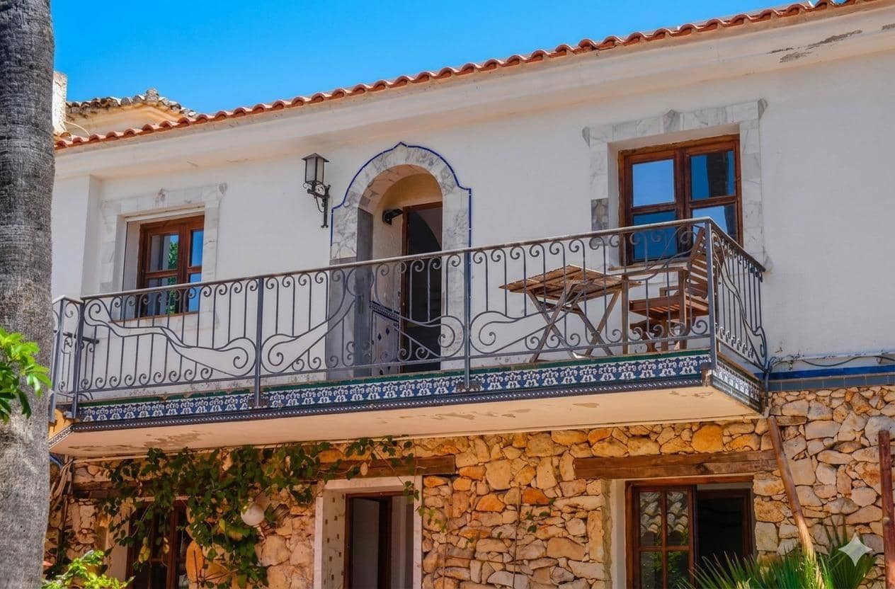 14 slaapkamer Villa te koop in Denia met garage - € 1.370.000 (Ref: 9922450)