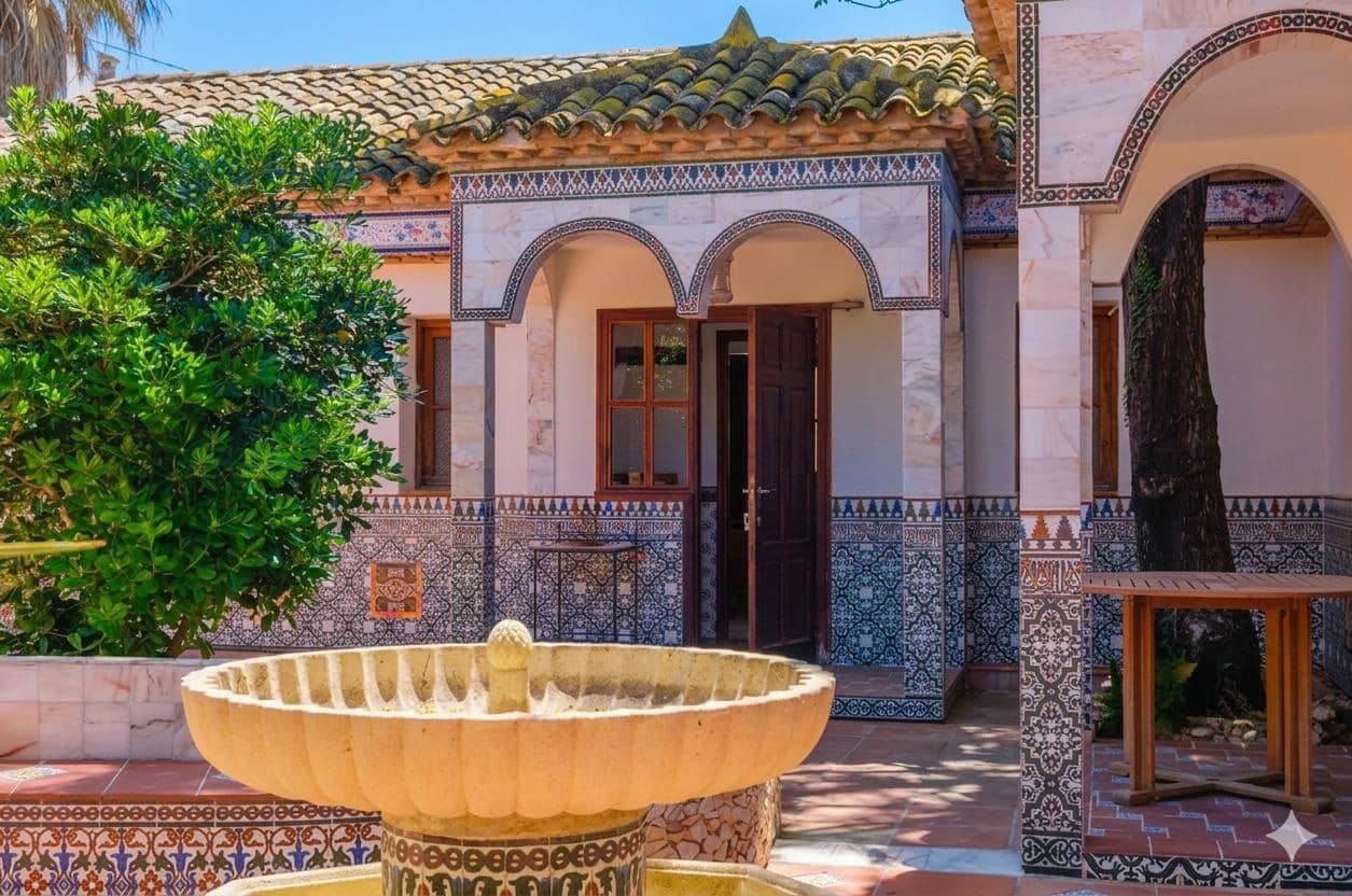 14 slaapkamer Villa te koop in Denia met garage - € 1.370.000 (Ref: 9922450)