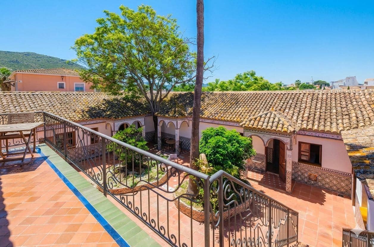 14 slaapkamer Villa te koop in Denia met garage - € 1.370.000 (Ref: 9922450)