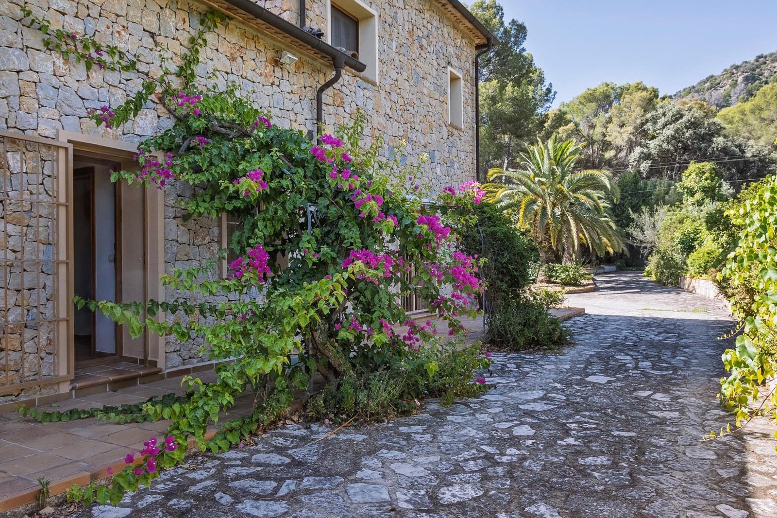 6 bedroom Villa for sale in La Sella with pool garage - € 2,900,000 (Ref: 9929510)
