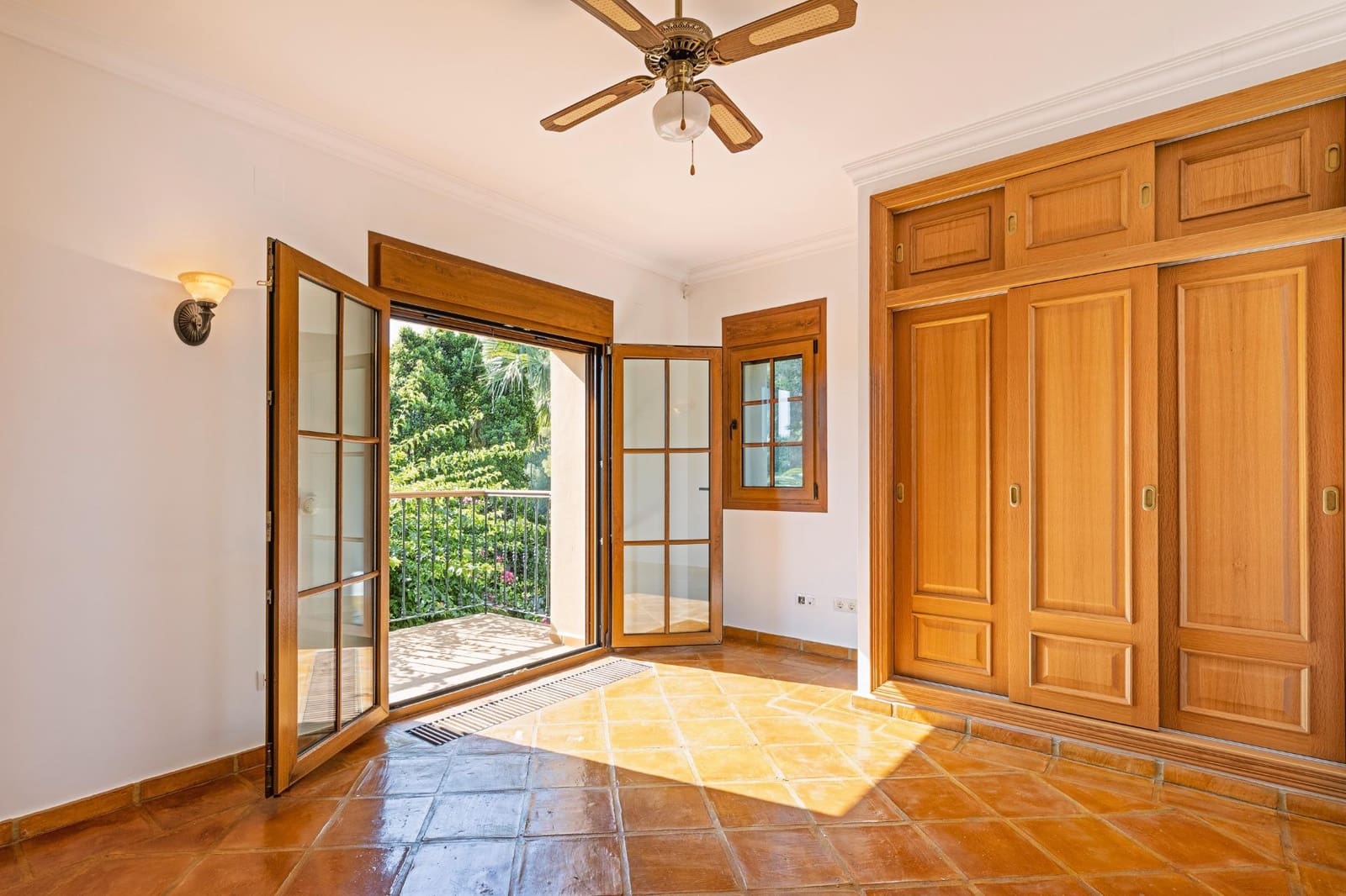 6 bedroom Villa for sale in La Sella with pool garage - € 2,900,000 (Ref: 9929510)