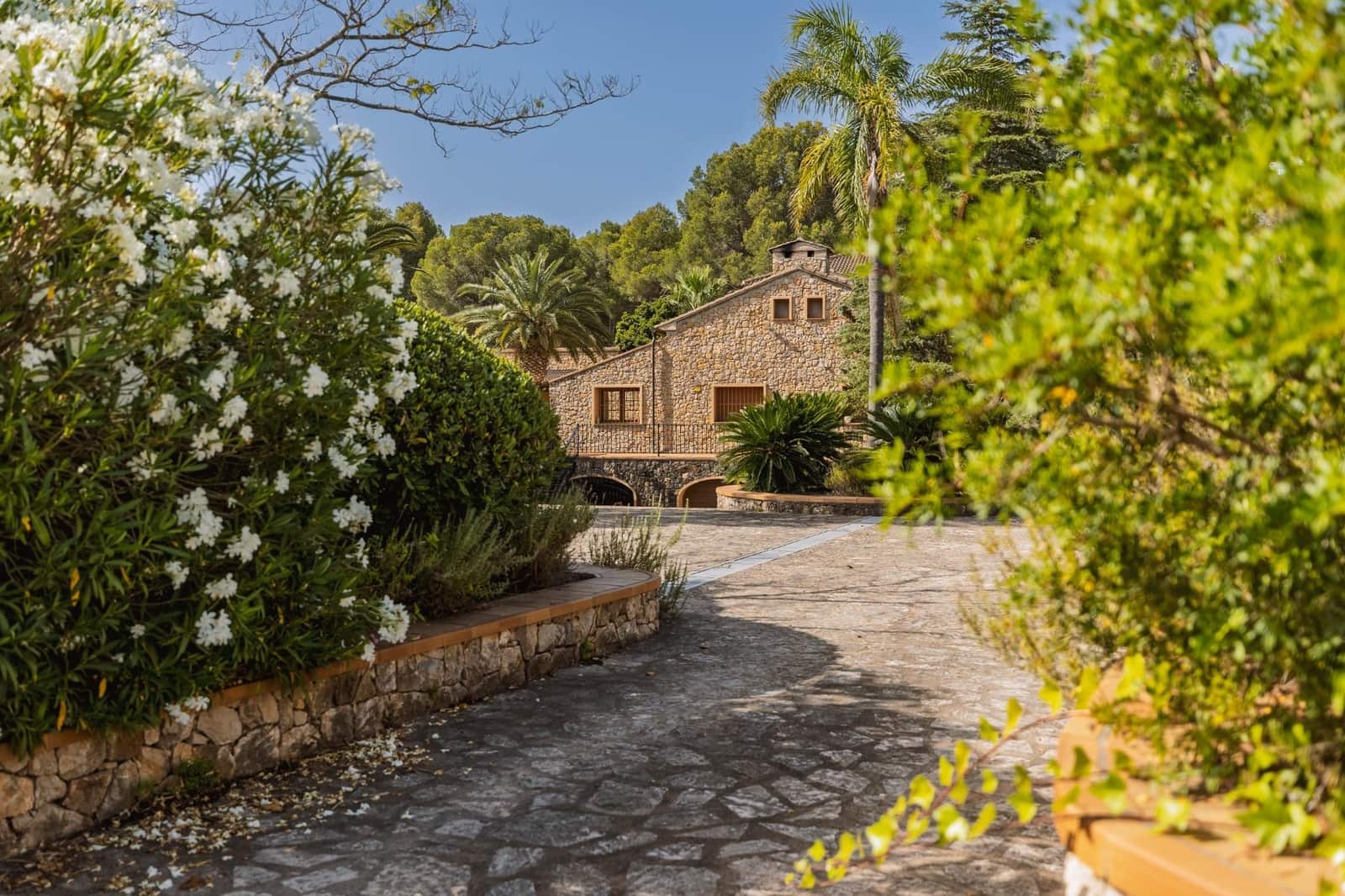6 bedroom Villa for sale in La Sella with pool garage - € 2,900,000 (Ref: 9929510)