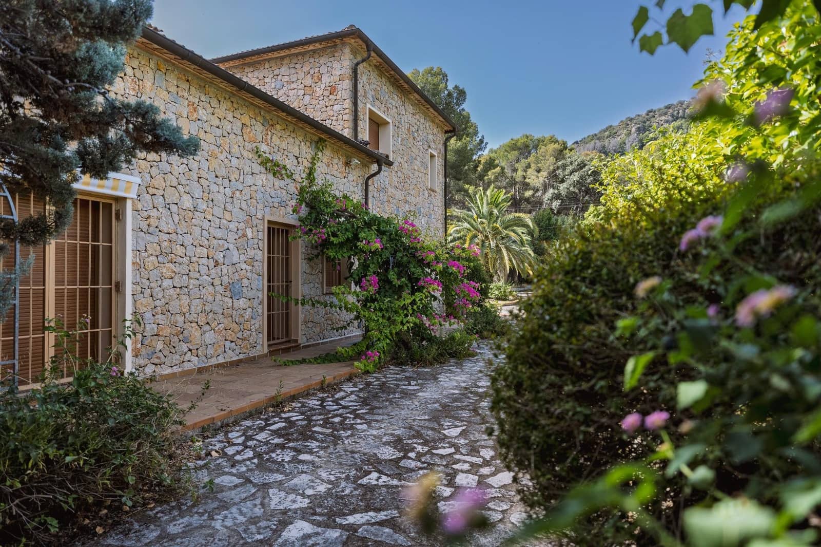 6 bedroom Villa for sale in La Sella with pool garage - € 2,900,000 (Ref: 9929510)