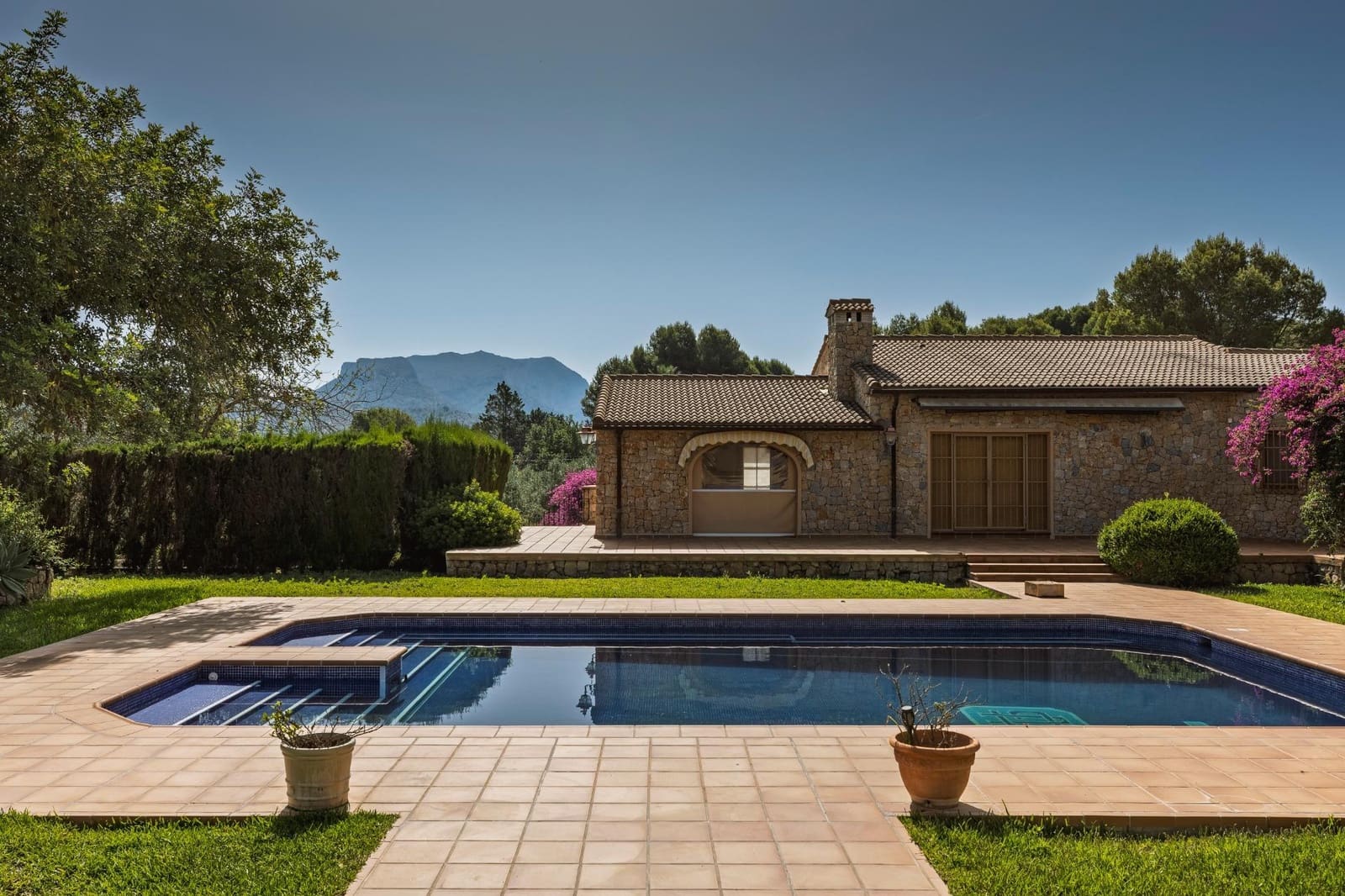 6 bedroom Villa for sale in La Sella with pool garage - € 2,900,000 (Ref: 9929510)