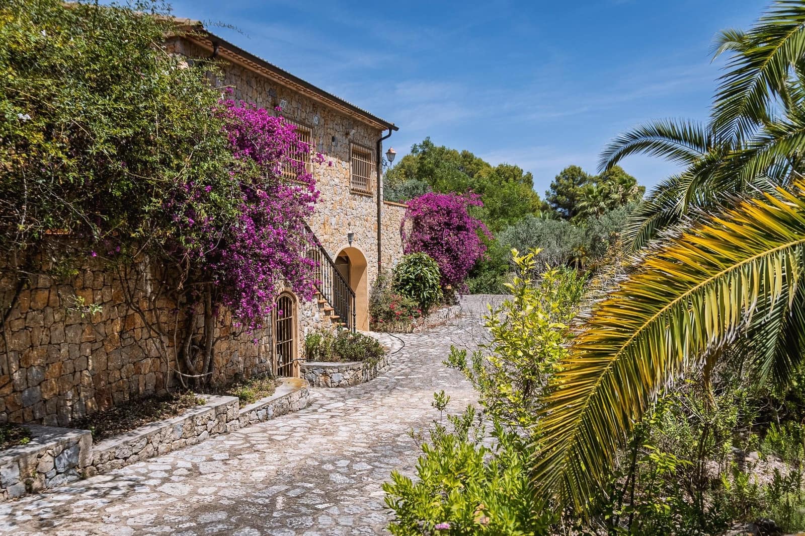 6 bedroom Villa for sale in La Sella with pool garage - € 2,900,000 (Ref: 9929510)