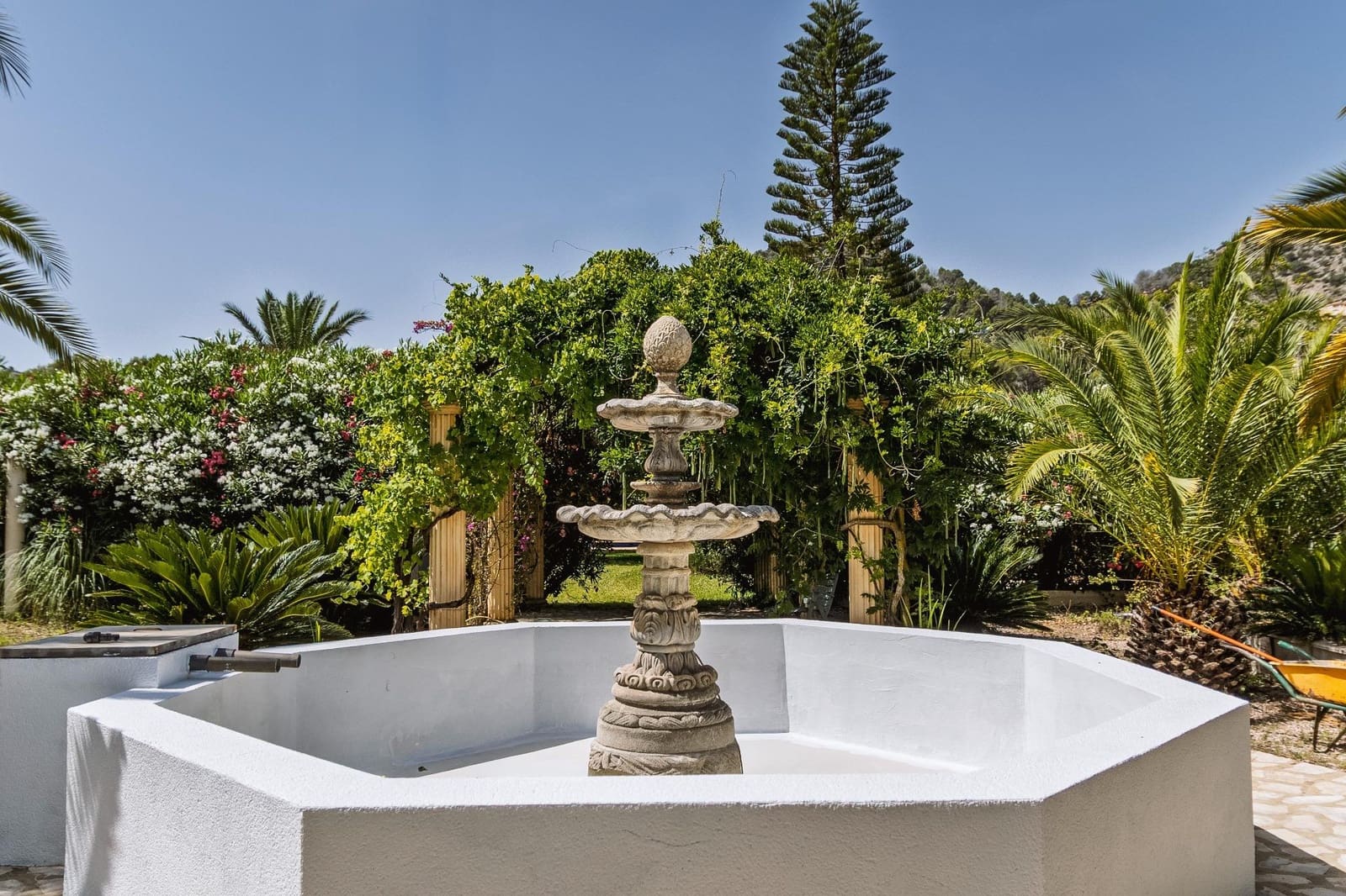 6 bedroom Villa for sale in La Sella with pool garage - € 2,900,000 (Ref: 9929510)