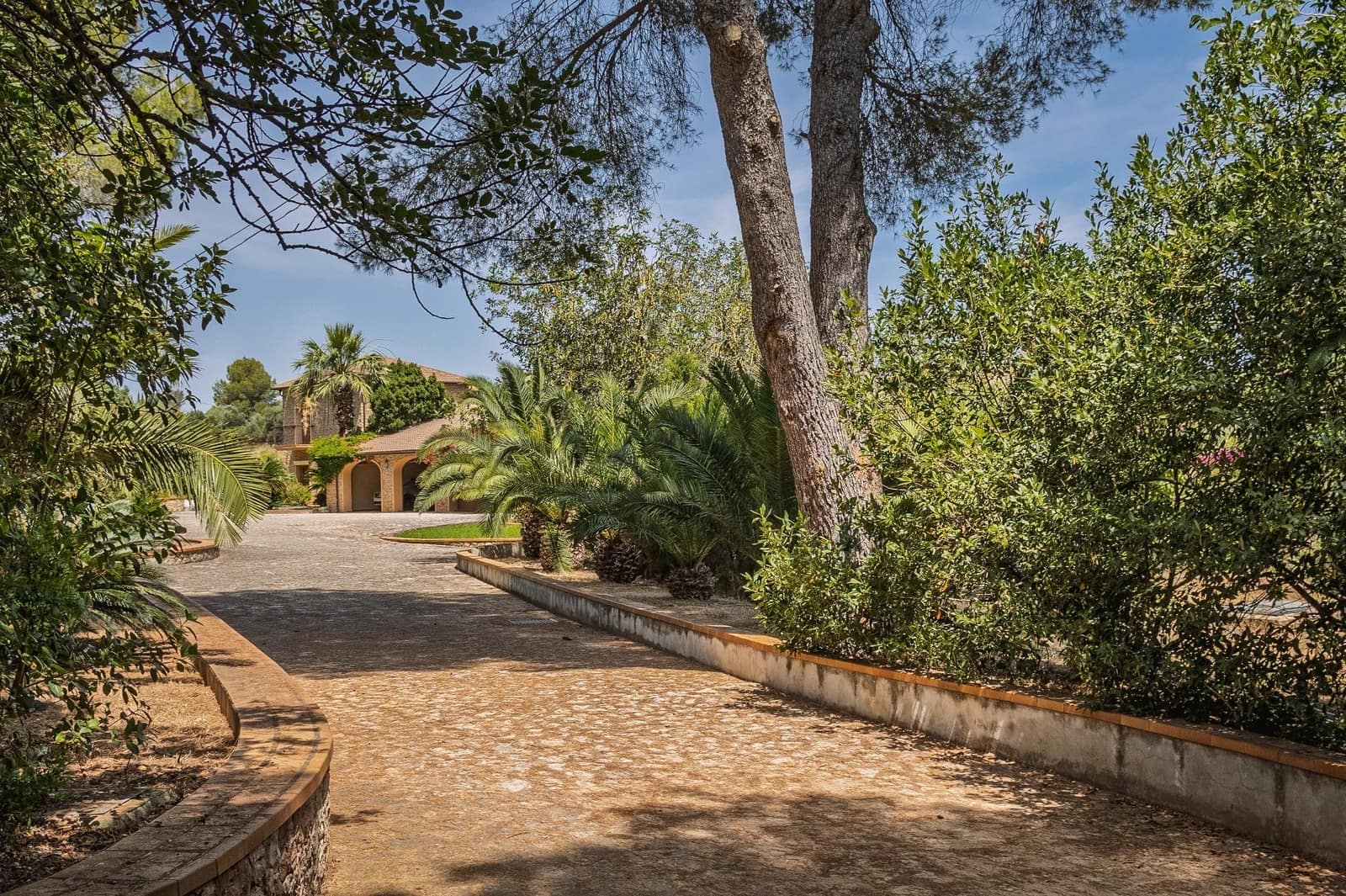 6 bedroom Villa for sale in La Sella with pool garage - € 2,900,000 (Ref: 9929510)