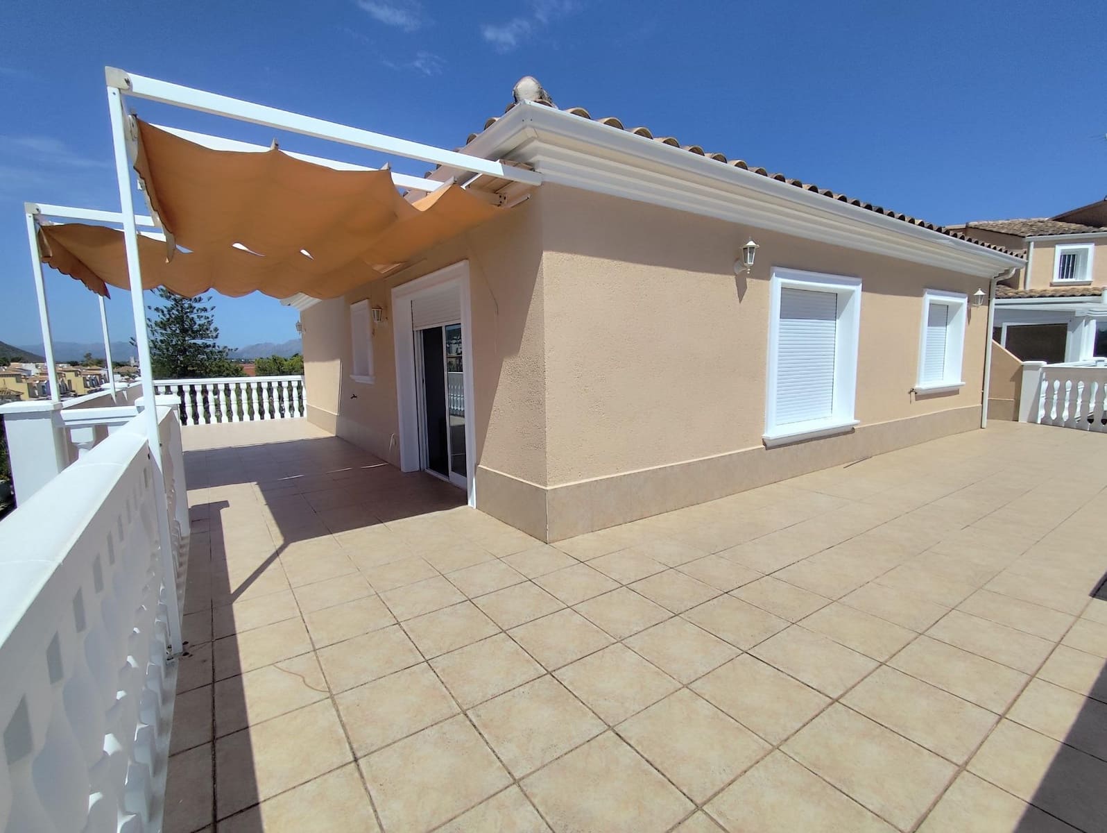 Ático de 3 habitaciones en Dénia en venta con piscina - 420.000 € (Ref: 9940103)