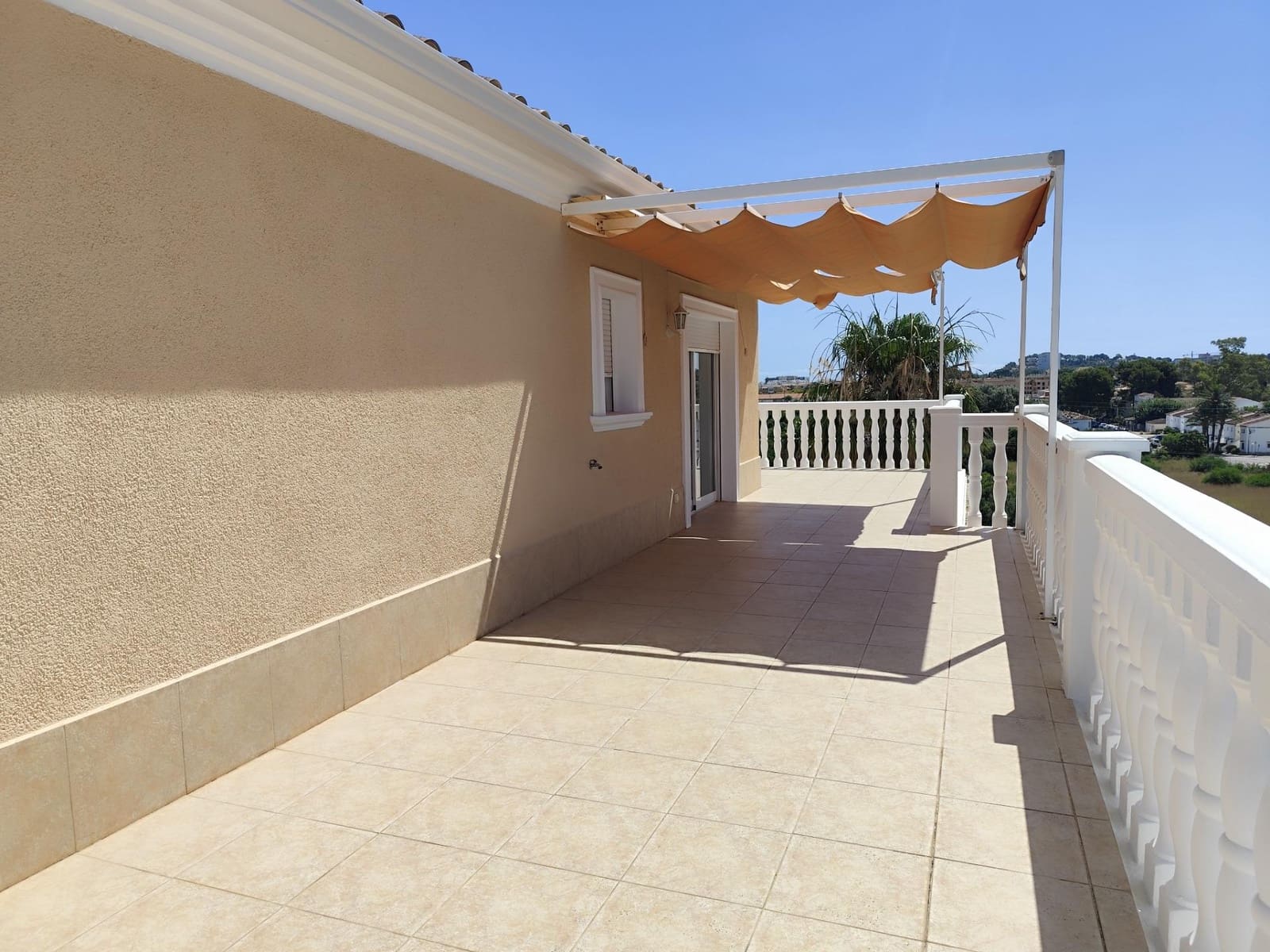 Ático de 3 habitaciones en Dénia en venta con piscina - 420.000 € (Ref: 9940103)