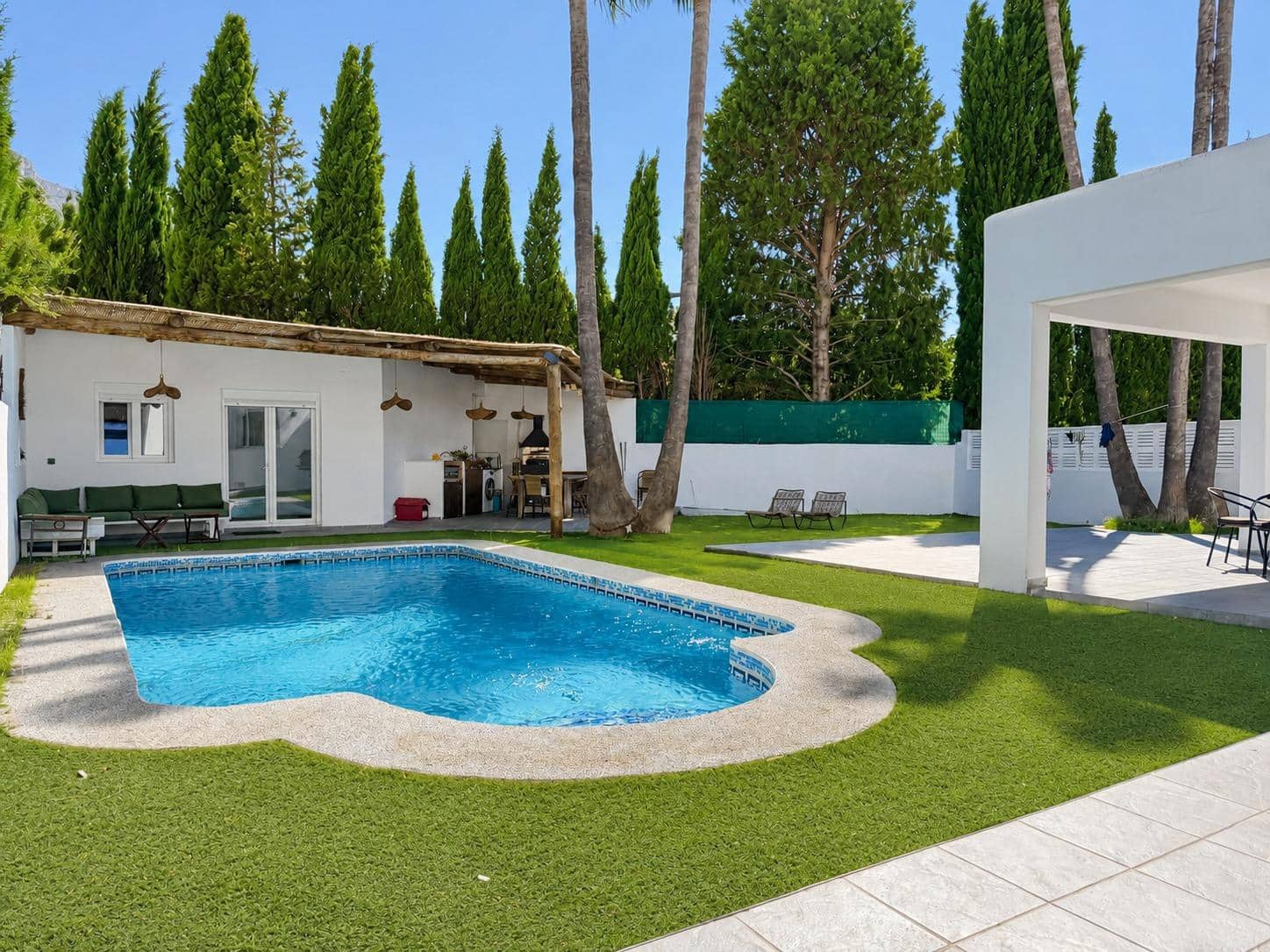 5 soveværelse Villa til leje i Denia med swimmingpool garage - € 2.300 (Ref: 9942655)