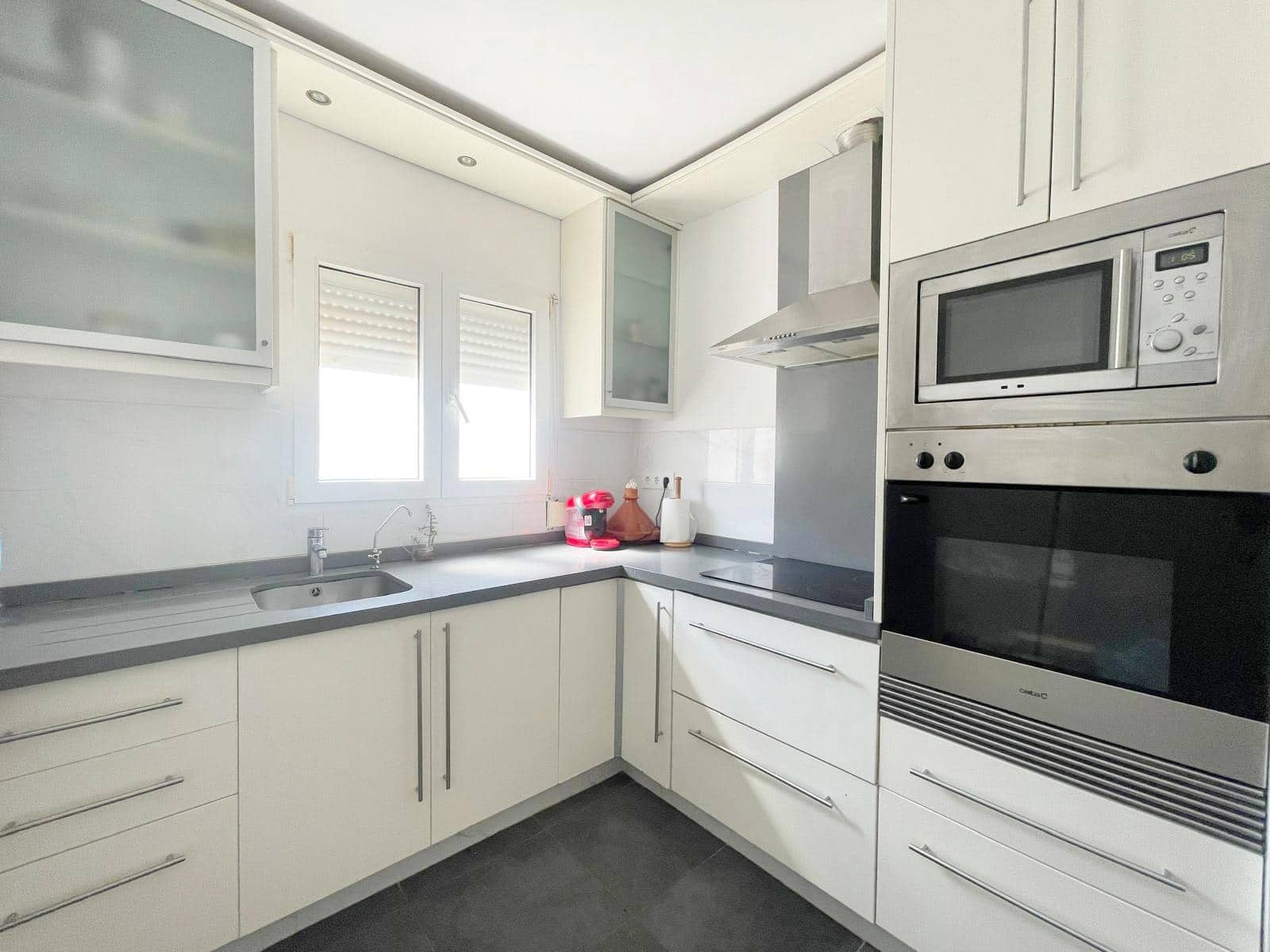 5 soveværelse Villa til leje i Denia med swimmingpool garage - € 2.300 (Ref: 9942655)