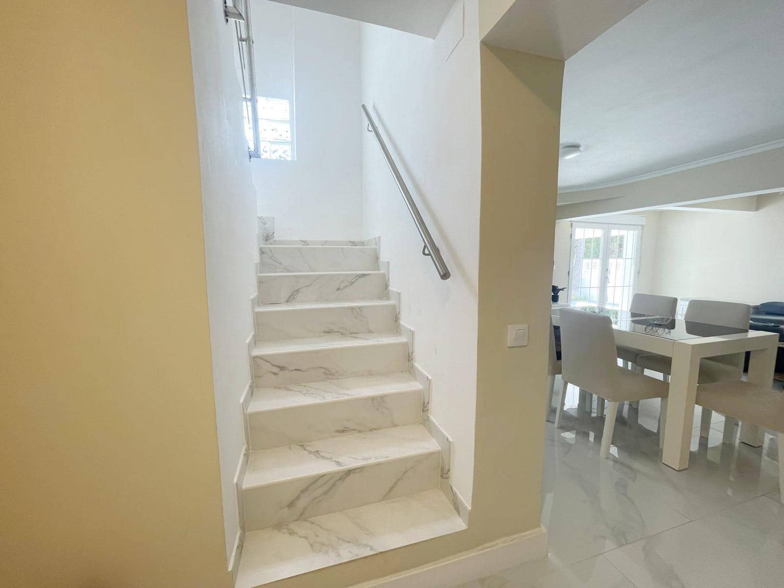 5 soveværelse Villa til leje i Denia med swimmingpool garage - € 2.300 (Ref: 9942655)