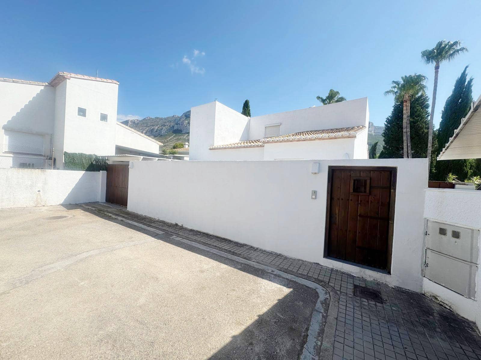 5 soveværelse Villa til leje i Denia med swimmingpool garage - € 2.300 (Ref: 9942655)