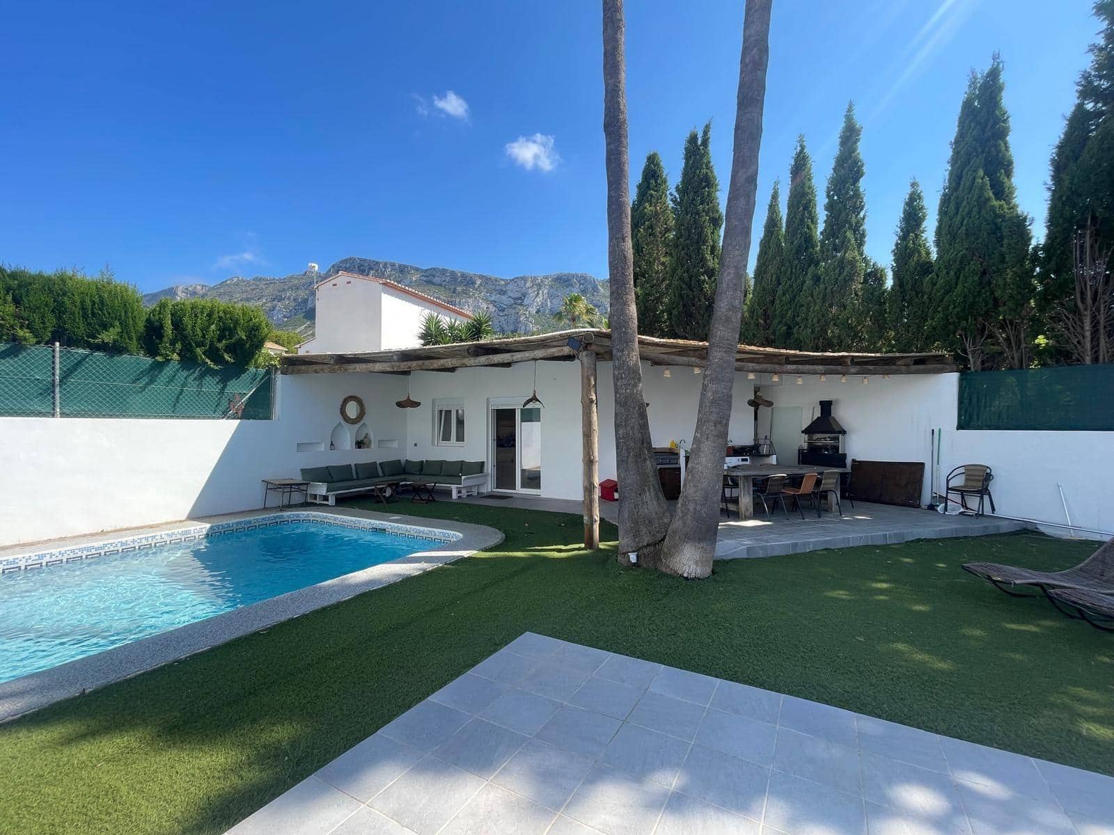 5 soveværelse Villa til leje i Denia med swimmingpool garage - € 2.300 (Ref: 9942655)