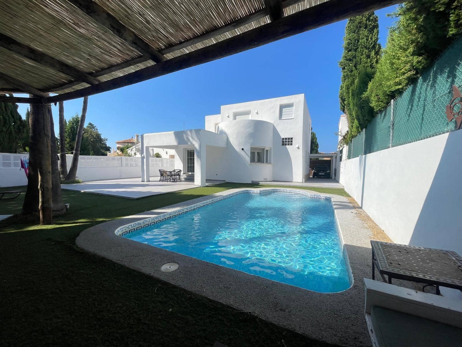 5 soveværelse Villa til leje i Denia med swimmingpool garage - € 2.300 (Ref: 9942655)