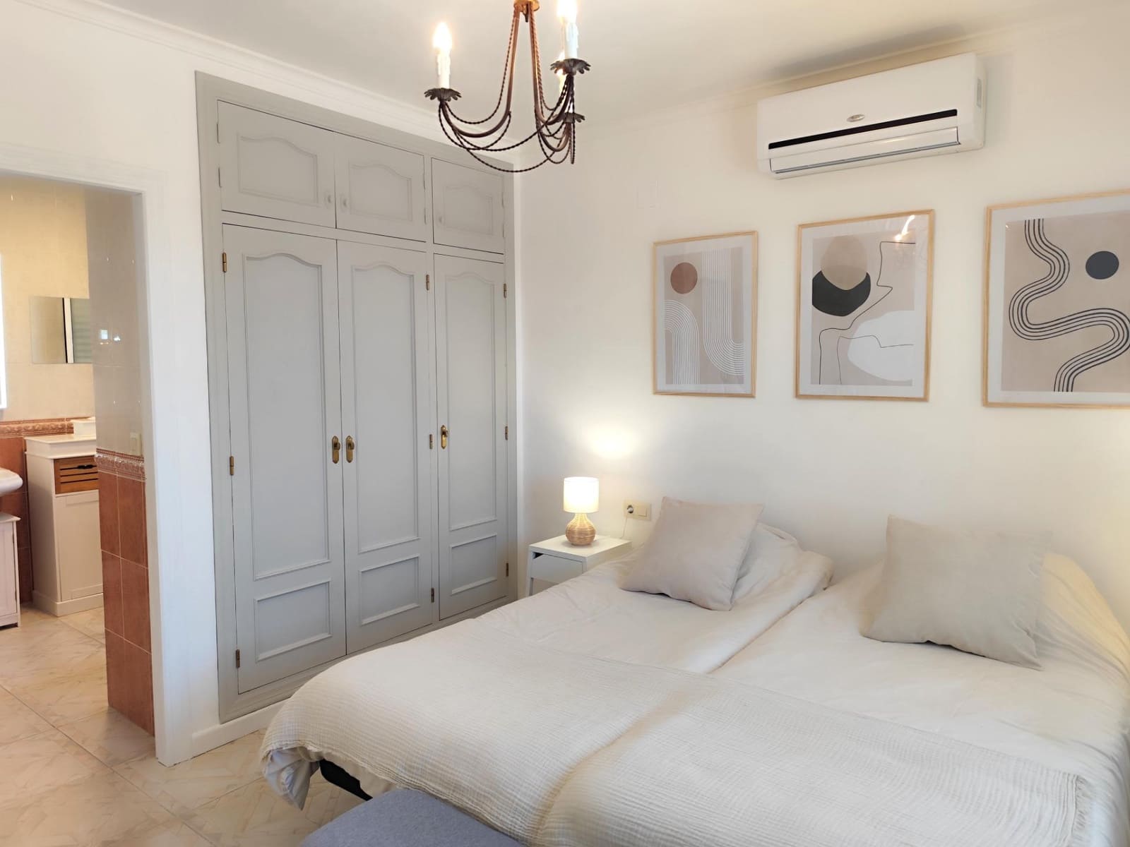 3 soveværelse Villa til salg i Orba med swimmingpool garage - € 495.000 (Ref: 9948064)