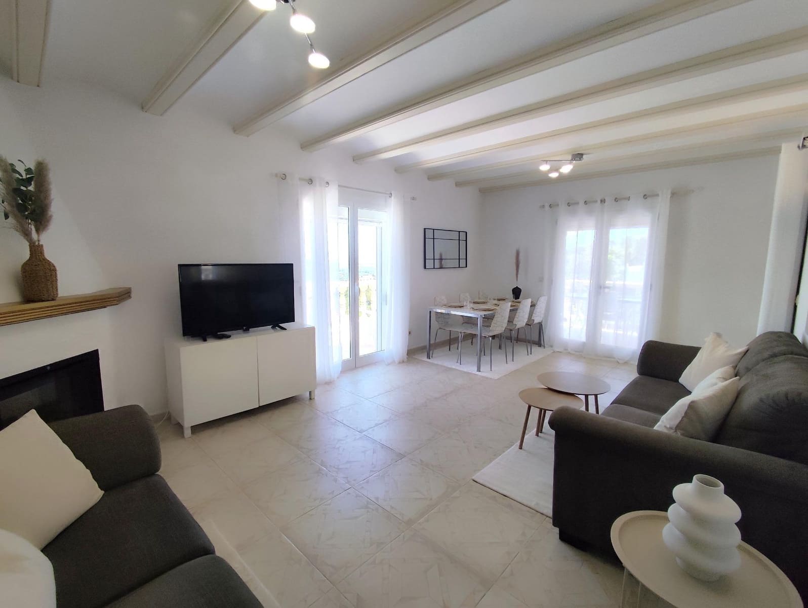 3 soveværelse Villa til salg i Orba med swimmingpool garage - € 495.000 (Ref: 9948064)