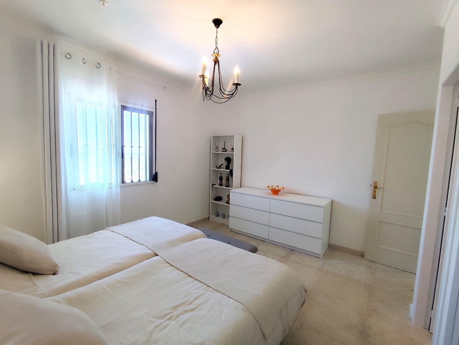 3 soveværelse Villa til salg i Orba med swimmingpool garage - € 495.000 (Ref: 9948064)