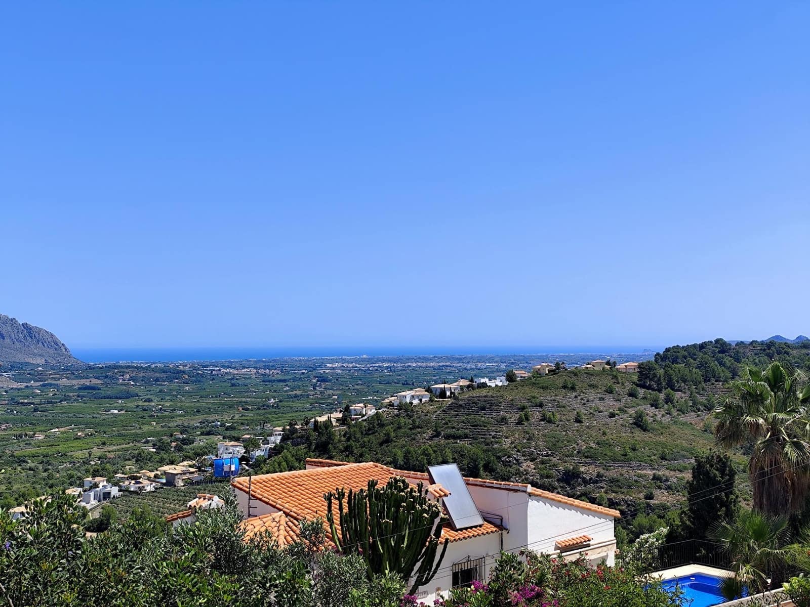 3 soveværelse Villa til salg i Orba med swimmingpool garage - € 495.000 (Ref: 9948064)
