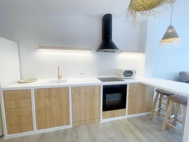 Loft para arrendar em El Puerto, Dénia - 960 € (Ref: 9952741)