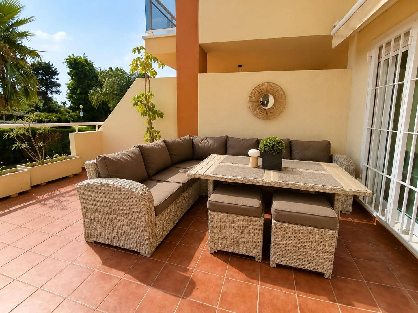 2 bedroom Apartment for rent in Denia with pool garage - € 900 (Ref: 9973448)