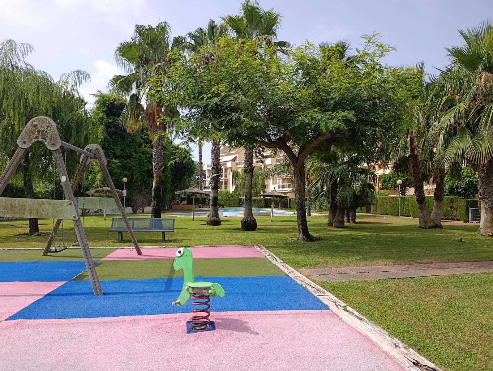 2 bedroom Apartment for rent in Denia with pool garage - € 900 (Ref: 9973448)
