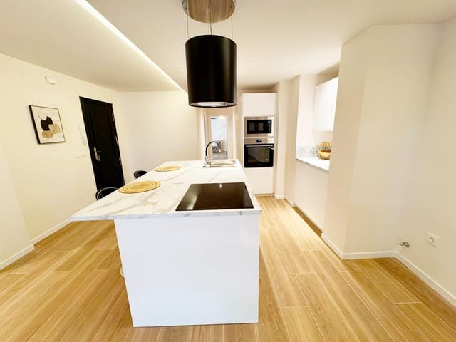 3 soveværelse Lejlighed til salg i Centro Urbano, Dénia - € 329.000 (Ref: 9978995)