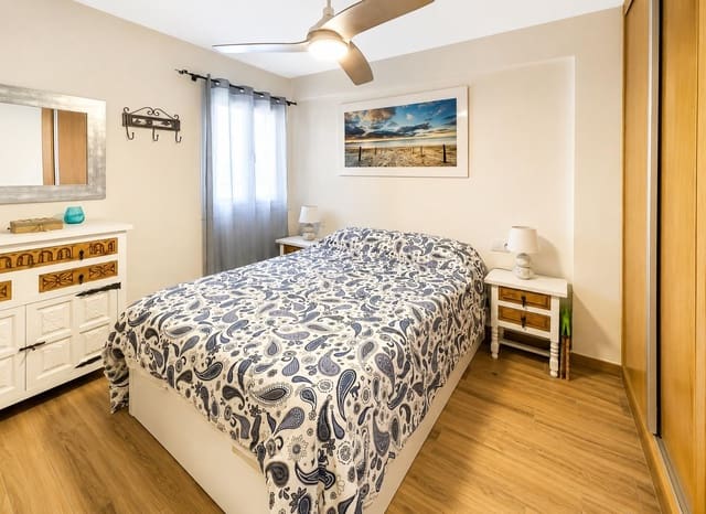 3 quarto Apartamento para arrendar em Las Marinas / Les Marines, Dénia com piscina garagem - 1 100 € (Ref: 9983118)
