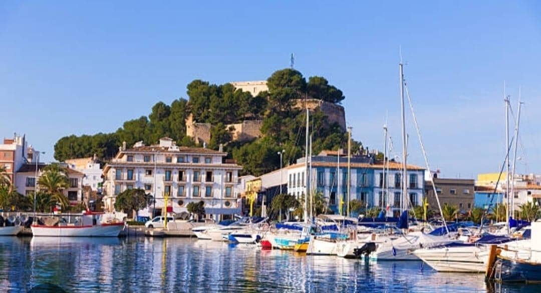 3 quarto Apartamento para arrendar em Denia com piscina garagem - 1 100 € (Ref: 9983118)