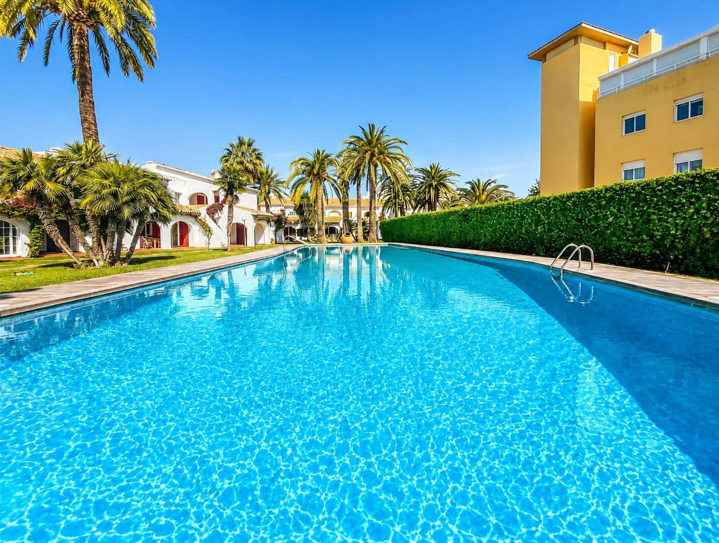 3 quarto Apartamento para arrendar em Denia com piscina garagem - 1 100 € (Ref: 9983118)