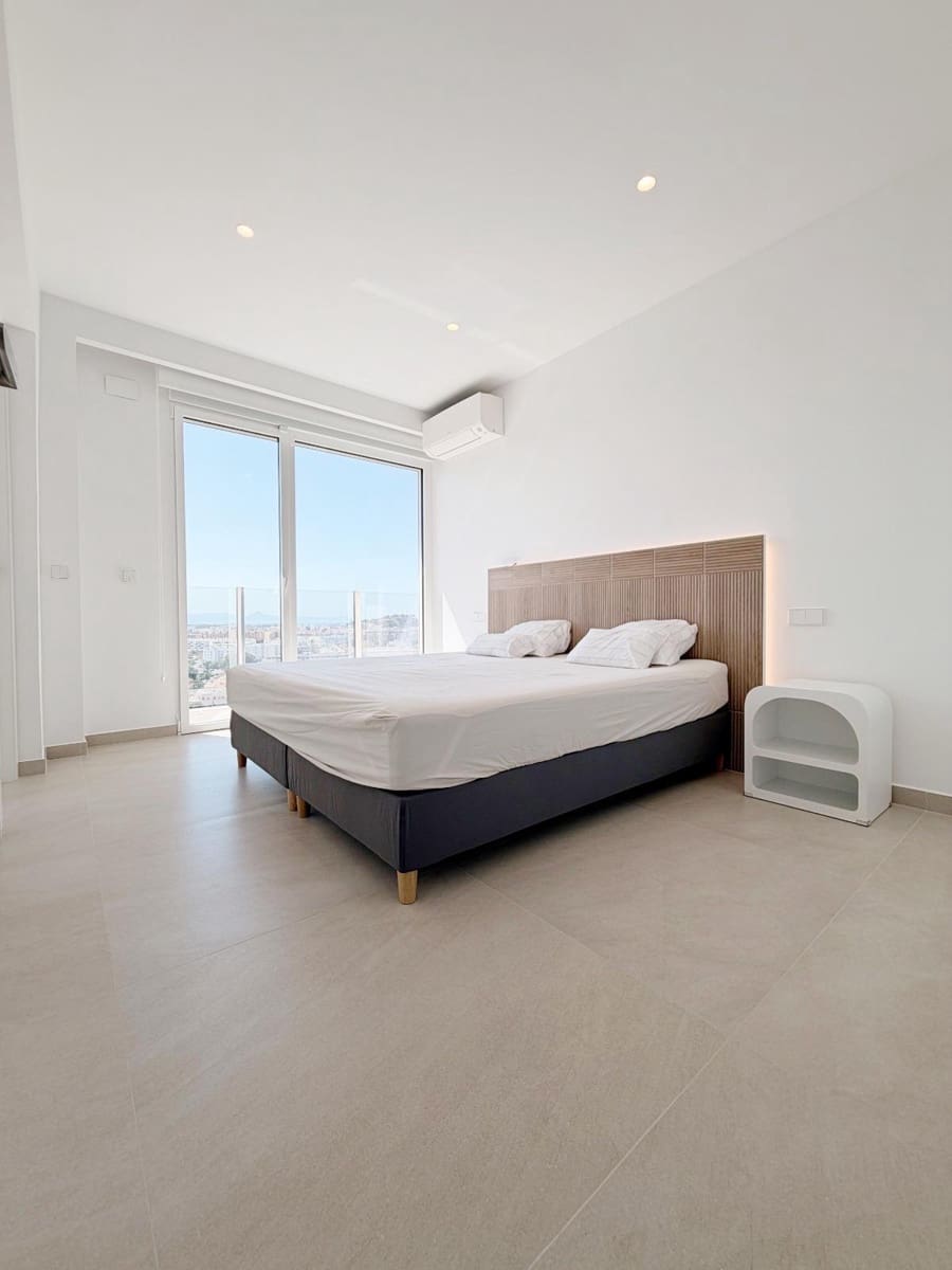 2 slaapkamer Flat te huur in Denia met garage - € 1.500 (Ref: 9997207)