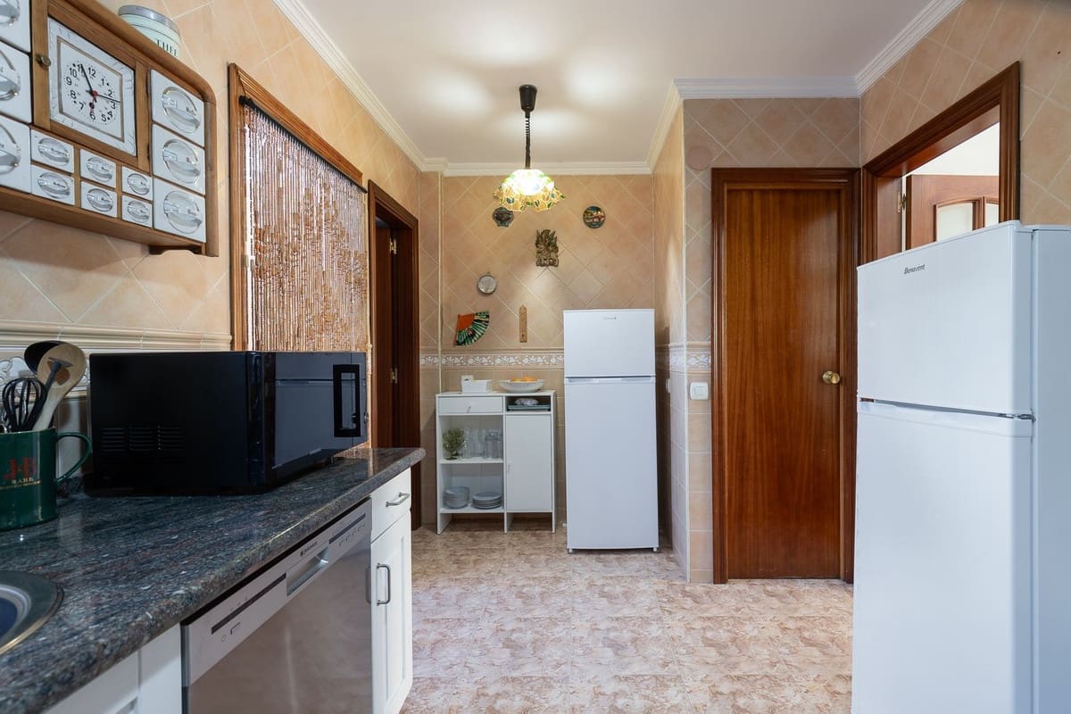 4 bedroom Townhouse for sale in Torremolinos with garage - € 499,000 (Ref: 10043530)