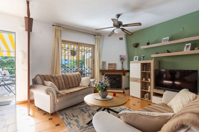 4 soveværelse Byhus til salg i Torremolinos med garage - € 499.000 (Ref: 10043530)